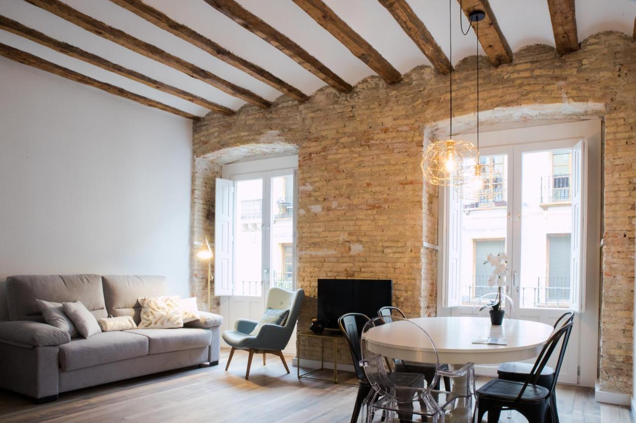 Apartamentos Almada Zaragoza Kültér fotó